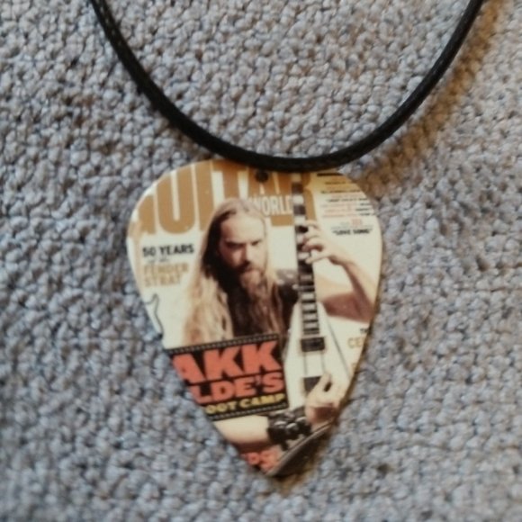 BLACK LABEL SOCIETY GUITAR PICK NECKLACE - Picture 1 of 1